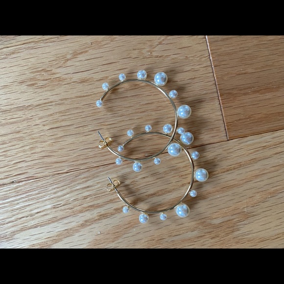 Gold and pearl hoop earrings - Picture 3 of 3